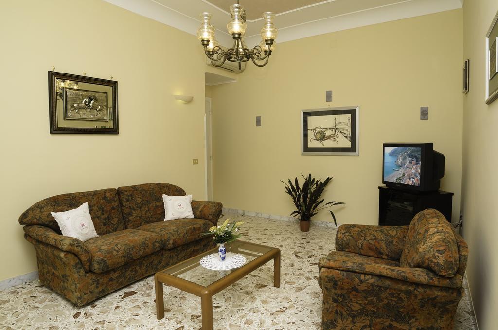 Casa Raffelina Διαμέρισμα Minori Δωμάτιο φωτογραφία